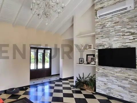 Casa 7 ambientes con 4 baños