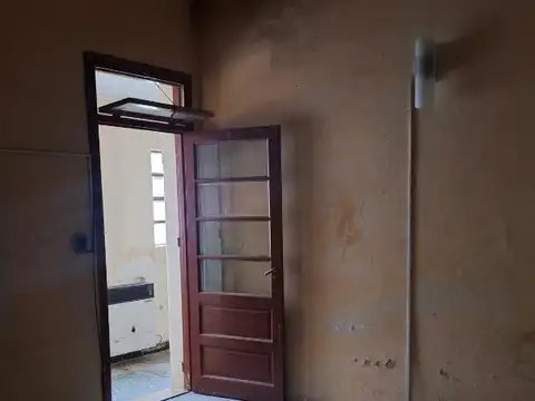 VENDO TERRENO ESQUINA, 142 M2,CASTELLANOS AL 2000