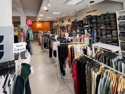Alquiler local comercial calle principal de Pando