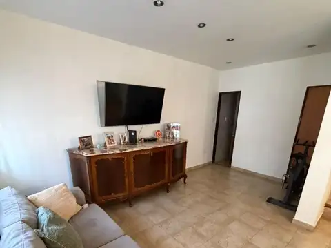 Depto Tipo Casa 4 ambientes con 2 baños
