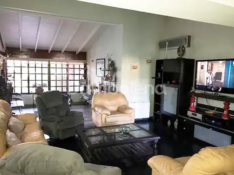 Casa en Venta en Paso del Rey, USD 240.000