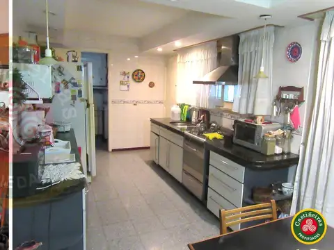 Venta - Chalet - detalles de categoría - PISCINA y QUINCHO - Muy buena ubicación   APTO CREDITO  