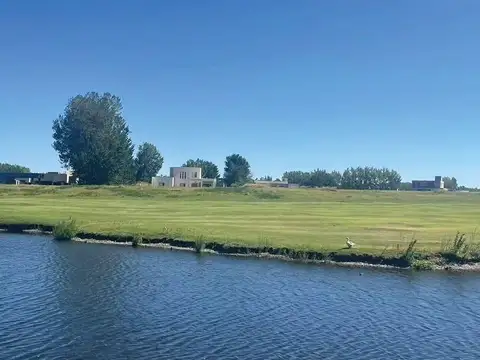 Terreno en Barrio Privado Canales de Plottier