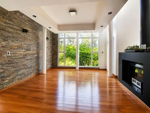 Casa en Venta en Santa Ana, USD 345.000