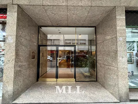 Esmeralda  y Juncal.  8 Piso. Sup 139,50 m2  con cochera. Impecable estado!