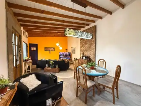 Casa 7 ambientes con 1 baño