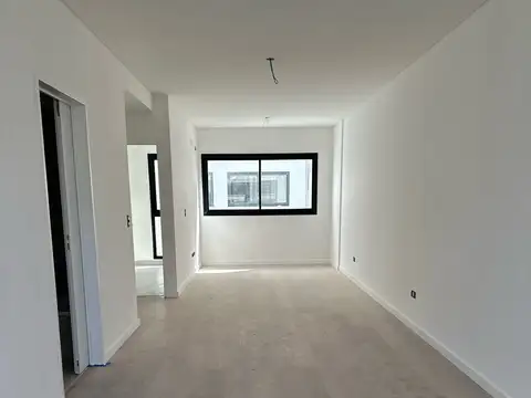 DEPARTAMENTO DIVISIBLE CON BALCON. PILETA Y SUM.