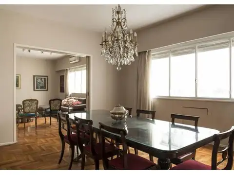 Santa fe 2100 departamento en edificio Racionalista de 3 Dormitorios y Gran Living y Comedor