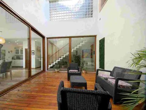 Casa 4 ambientes con 2 baños