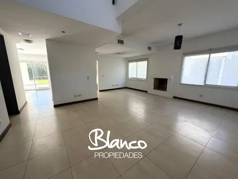 Casa 5 ambientes con 3 baños