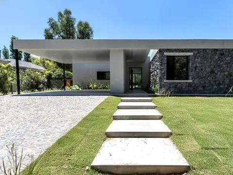 Casa Moderna a Estrenar en Venta en La Concepcion Lujan Apta