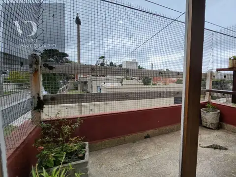 Depto Tipo Casa en Venta con 1 cocheras