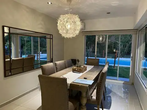 Casa en Venta en Francisco Álvarez, USD 440.000
