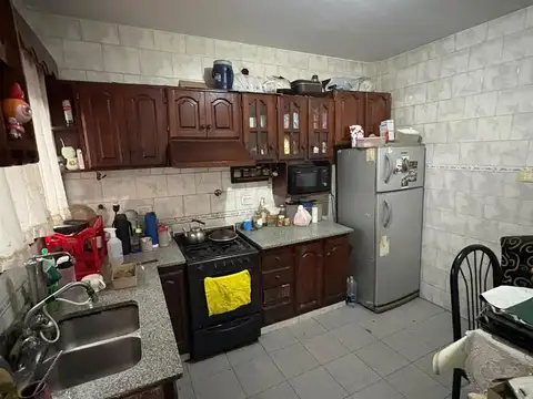 Depto Tipo Casa en Alquiler en Lomas del Mirador, $ 950.000