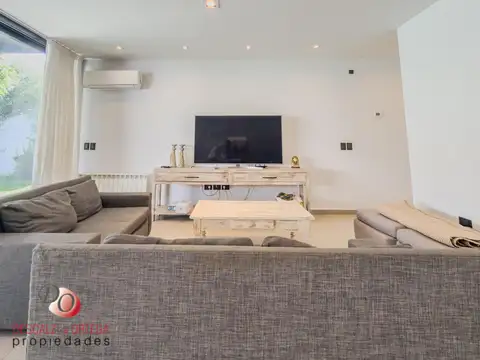 Casa 7 ambientes con 3 baños