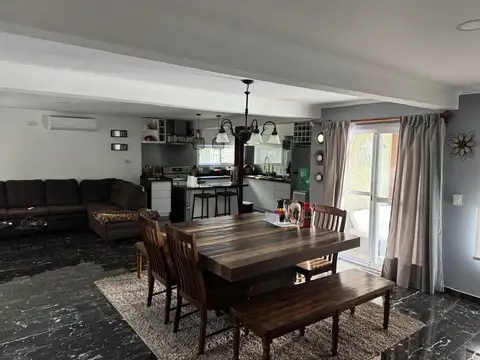 VENTA CASA 4 AMB CON PILETA COUNTRY LUJAN