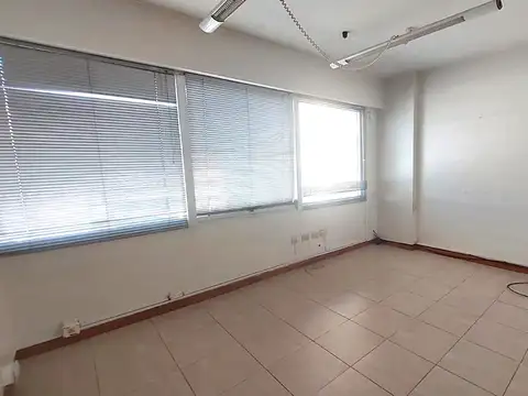 Oficina en Alquiler 25 años