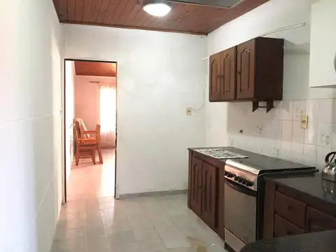 Casa 3 ambientes con 1 baño