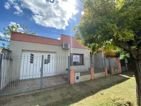 ¡VENDE! Casa en calle Av. 25 e/ 482 y 483, Manuel B. Gonnet – OPORTUNIDAD