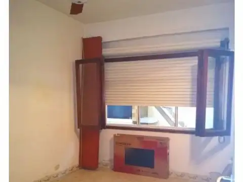 Casa 8 ambientes con 2 baños