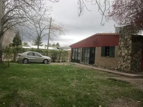 VENTA CASA UBICADA EN CALLE LA GLORIA AL 1500 TUPUNGATO MENDOZA