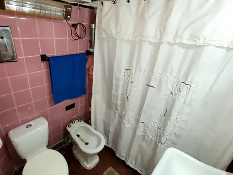 Casa 2 ambientes con 1 baño