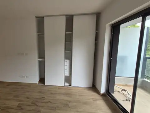 EXCELENTE MONOAMBIENTE al frente con balcón. "A ESTRENAR"