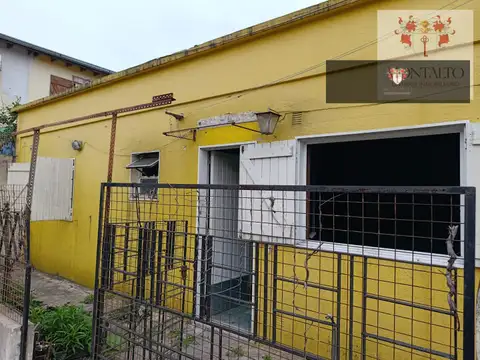 OPORTUNIDAD CASA PH 2 AMBIENTES CON PATIO A RECICLAR