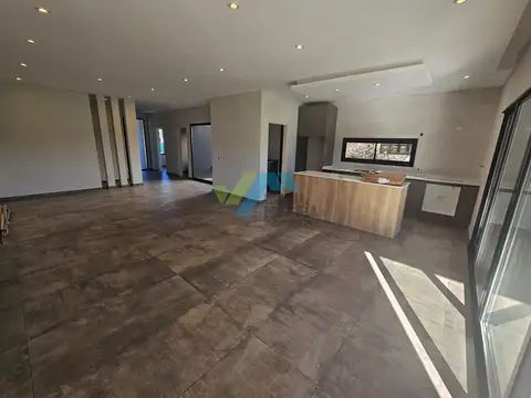 Casa en Venta al Oeste