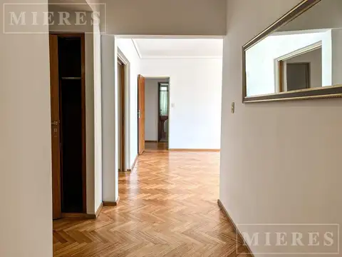 Departamento en Alquiler con 2 cocheras