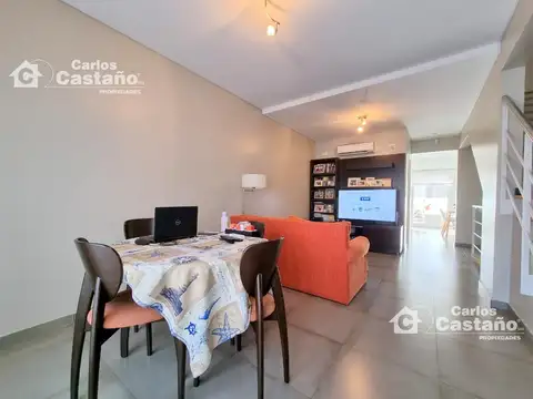 Depto Tipo Casa en Venta de 2 dormitorios
