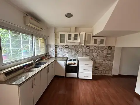 Depto Tipo Casa en Alquiler con 2 cocheras