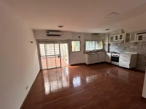 Depto Tipo Casa 3 ambientes con 2 baños