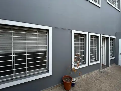 Depto Tipo Casa en Alquiler de 3 ambientes