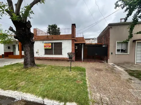 CASA EN PH AL FRENTE CON COCHERA apta Credito ANTICIPO U$S 60.000 Y CUOTAS