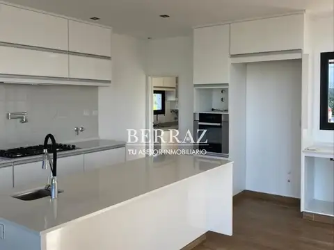 Casa en Venta al Oeste