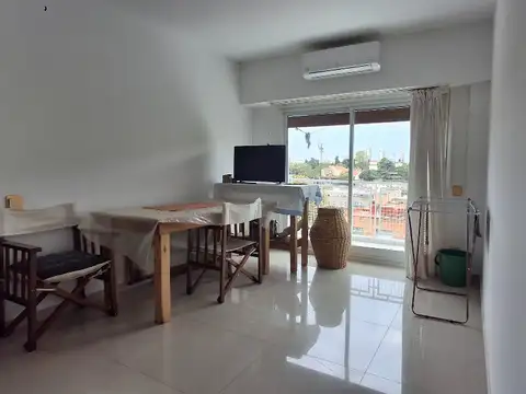 Departamento en Venta en Vicente Lopez Vias / Rio, USD 115.000