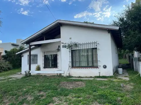 Casa de 4 ambientes en Villa Gesell Zona Ana Bottger