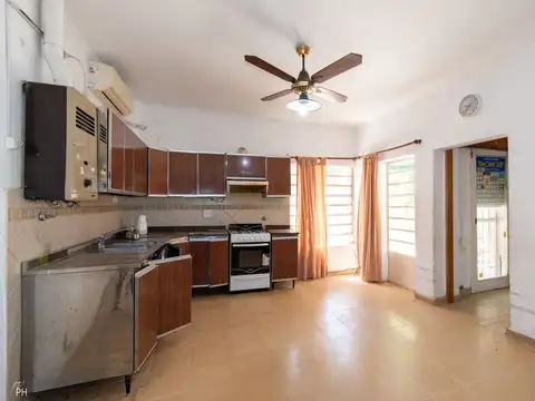 CASA 3 DORMITORIOS VENTA LA FLORIDA CON COCHERA