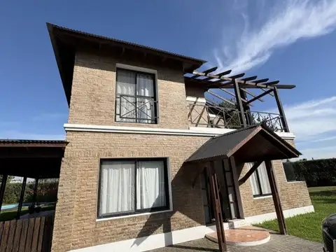 Casa en Alquiler de 3 dormitorios