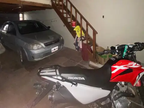 CASA A REFACCIONAR - IMPORTANTE TERRENO