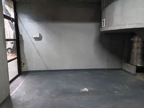 Venta cochera fija y cubierta en Villa Urquiza