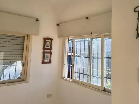 VENTA CASA 3 AMBIENTES CON PILETA Y JARDIN EN LOS POLVORINES
