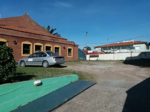 Paseo 108 entre playa y avenida 1