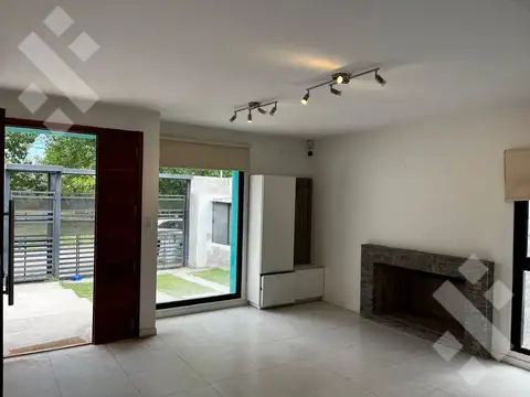 Casa 5 ambientes con 1 baño