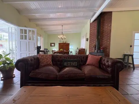 Casa con pileta en venta en tolosa Apto Credito