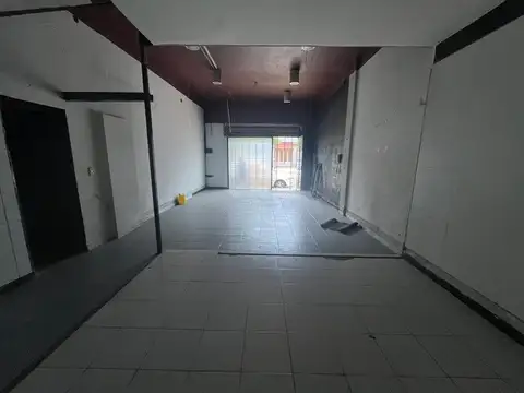 Local en Venta en Parque Avellaneda, USD 280.000