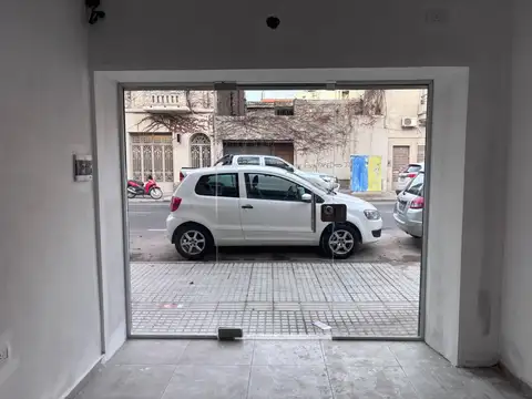 Local en Alquiler en Pichincha, $ 400.000