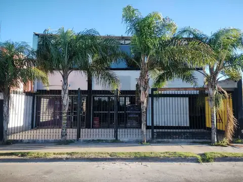 SE VENDE LOC COMERCIAL. FACILIDADES. DIVERS RUBROS
