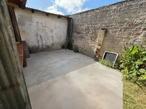 VENTA DE CASA CON LOCAL EN QUILMES